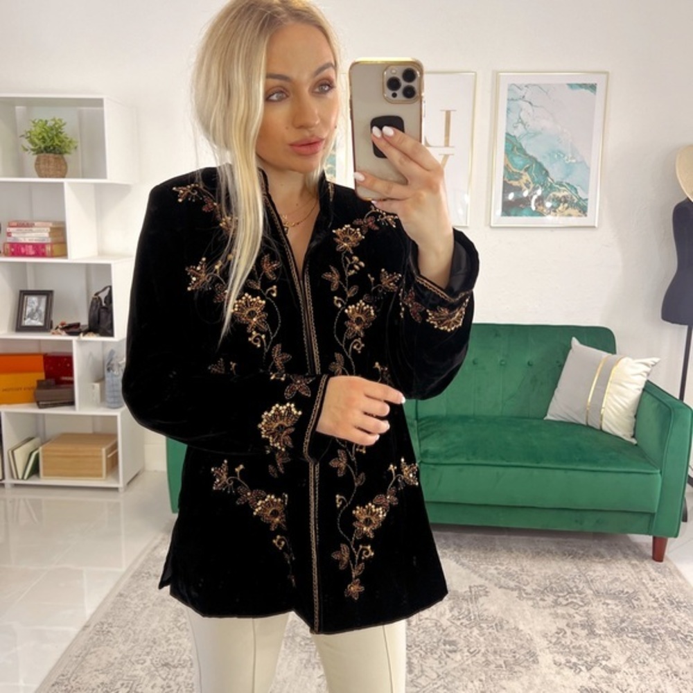 Draper’s & Damon’s Velvet Emboidered Jacket